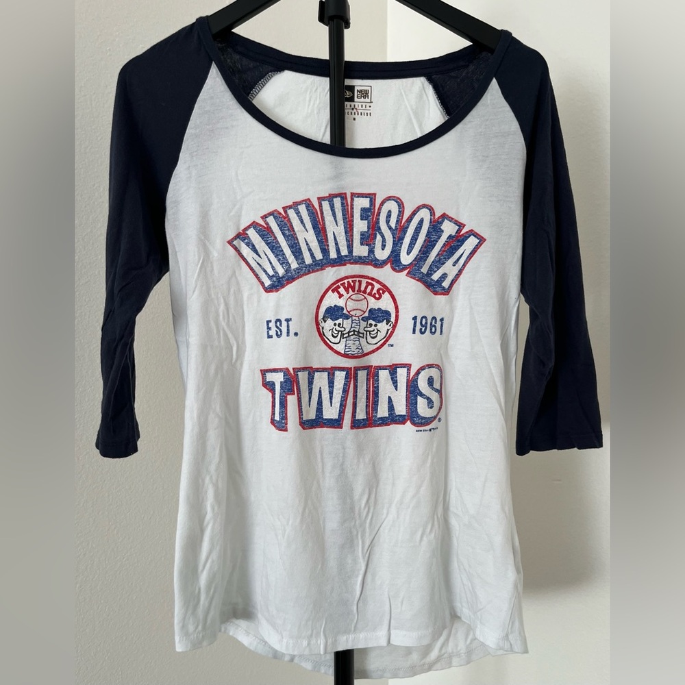 Minnesota Twins Raglan Tee | Women’s MLB Baseball Shirt | New Era | Size M